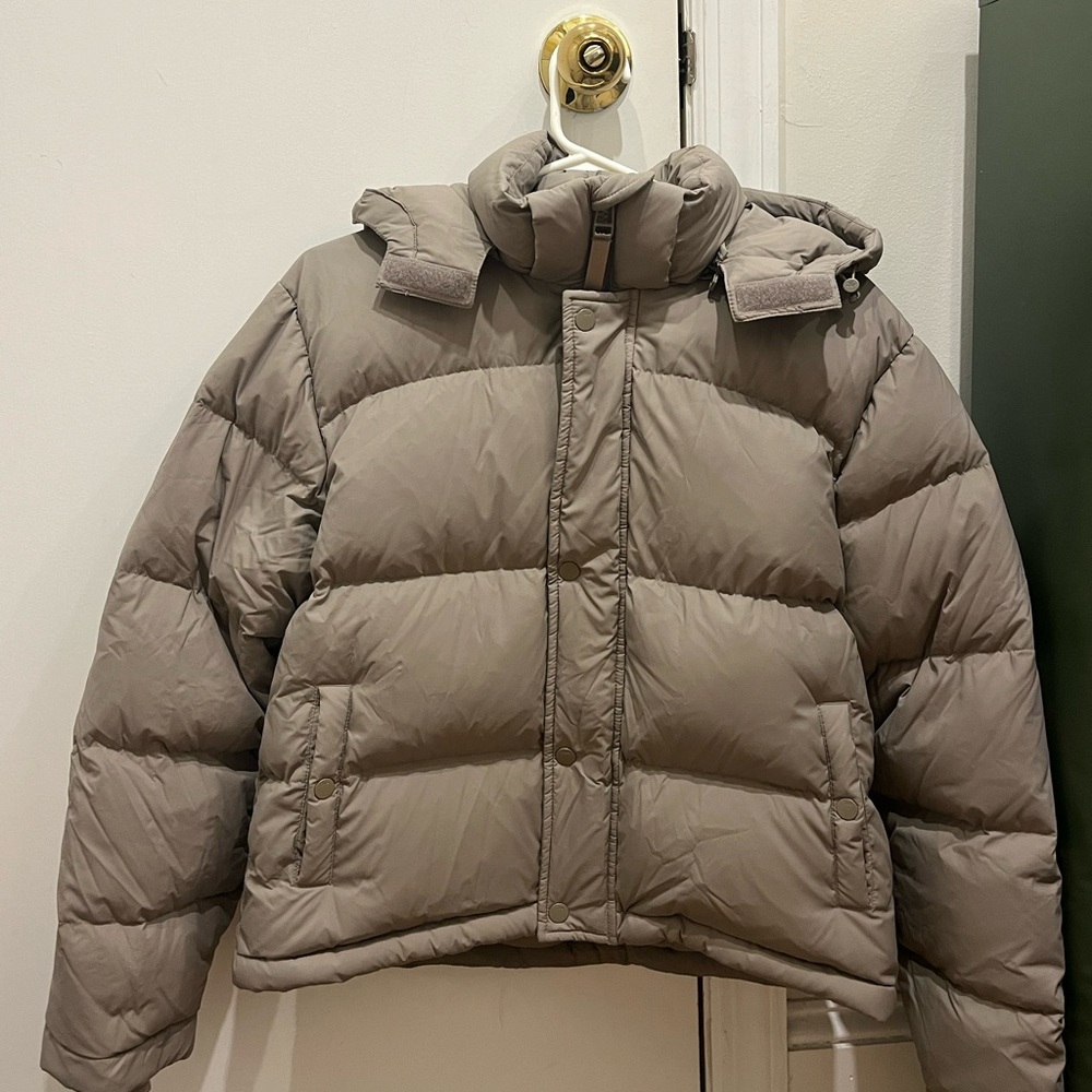 Aritzia Women's Taupe Puffer Jacket